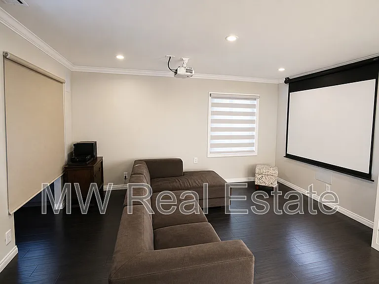 1510 N Benton Way — Photo 8
