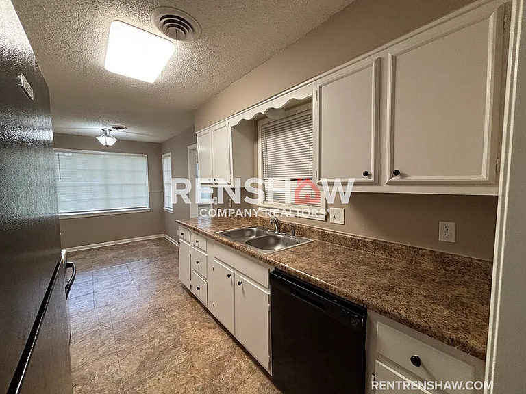 4348 Manor Haven Dr — Photo 7