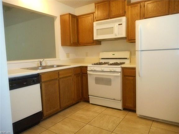 4th image of 752 Hecate Dr