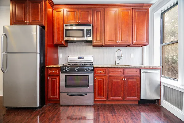 Rented by REAL New York | media 40