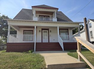 302 Forest Ave, Rockford, IL 61101