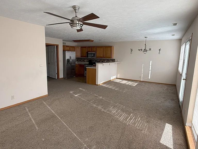 8941 Venice Ln — Photo 9