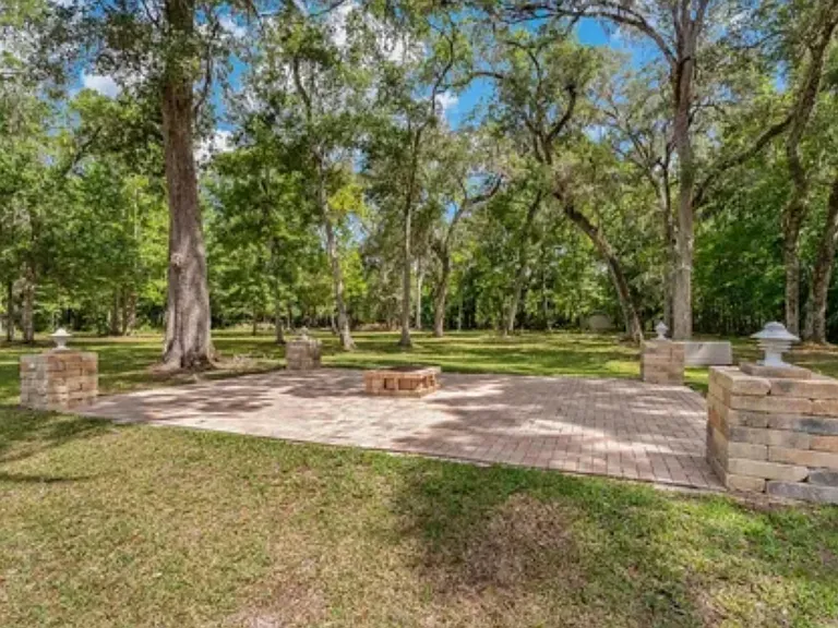 21033 Violet Rd — Photo 11