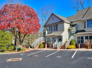 85 Locust Ave APT 511, New Canaan, CT 06840