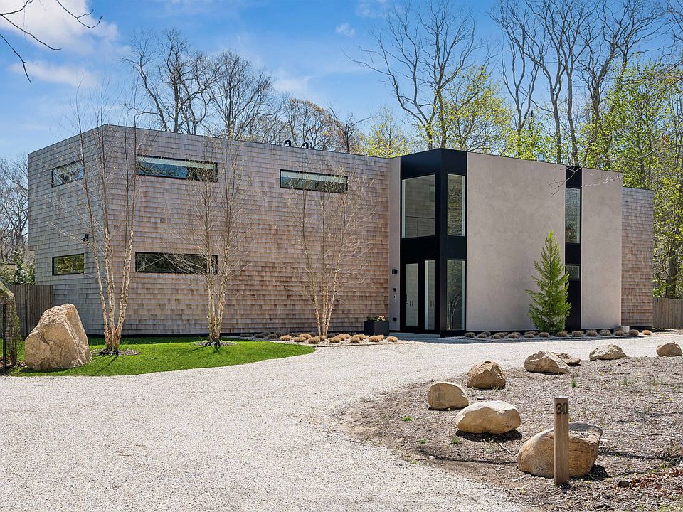 1st image of 30 School St