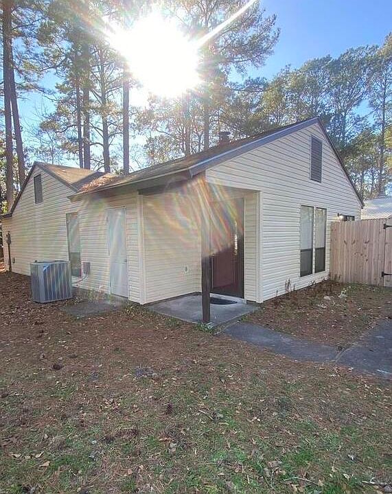 1st image of 106 Twinwood Dr