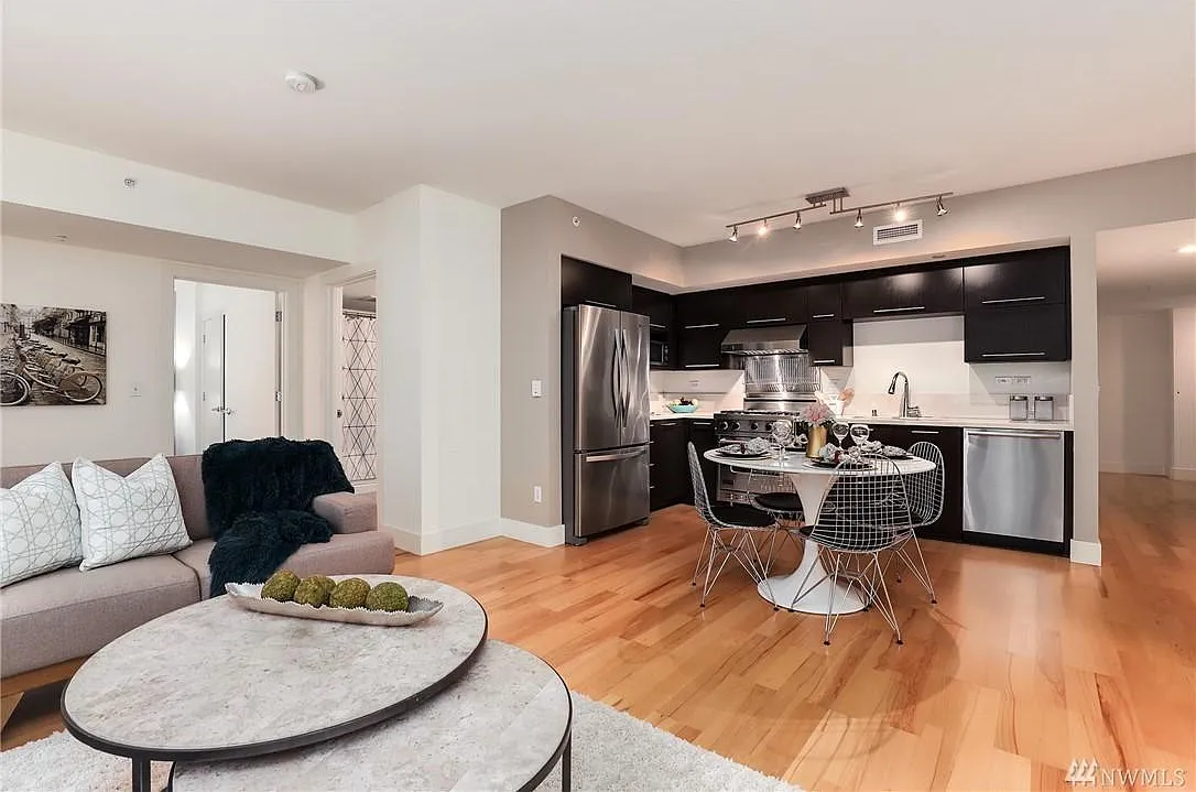 2 bed, 1104 sqft, $3,000 — Photo 1
