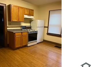 2137 7th St #2, Rockford, IL 61104