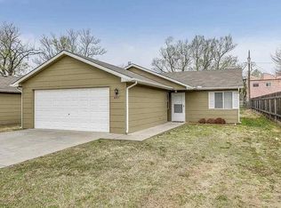 647 N Baehr St, Wichita, KS 67212