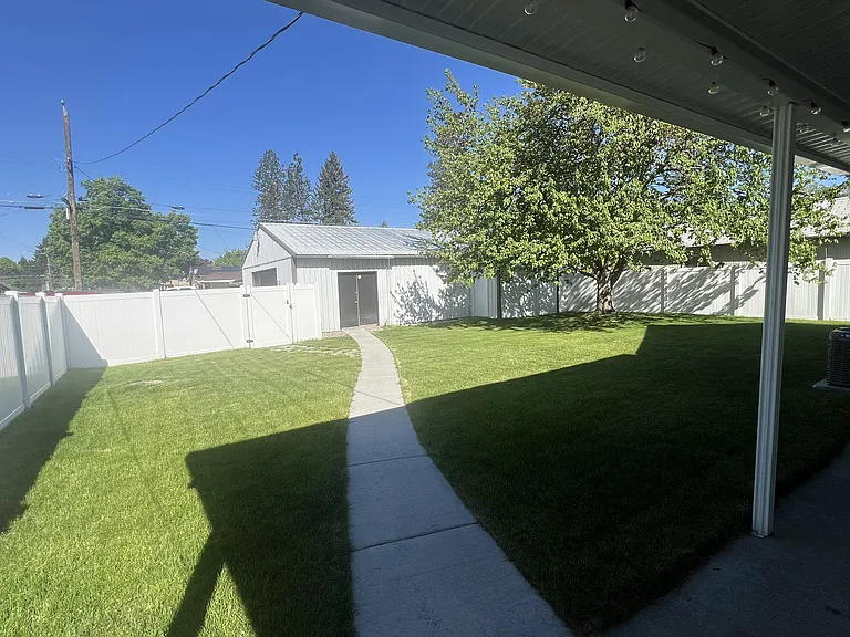 6103 N Stevens St — Photo 9
