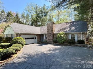 3011 N Essex Ct, Hendersonville, NC 28791