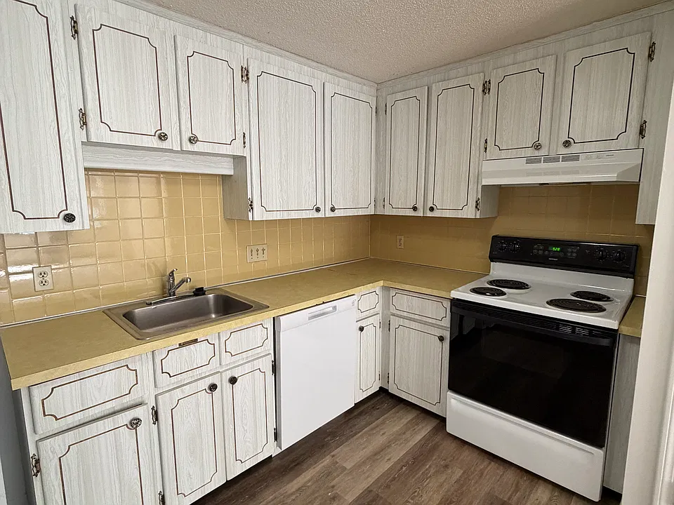 151 Concord St #24