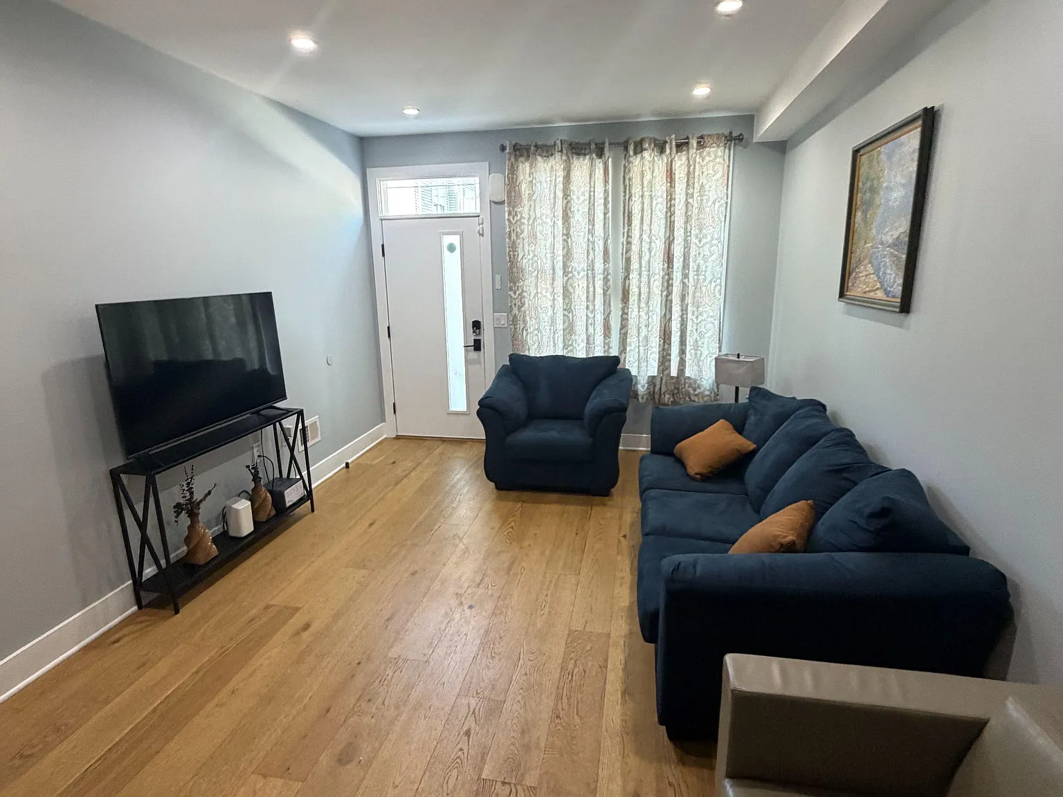 4 bed, 2.5 bath, 1700 sqft, $1,070 — Photo 3