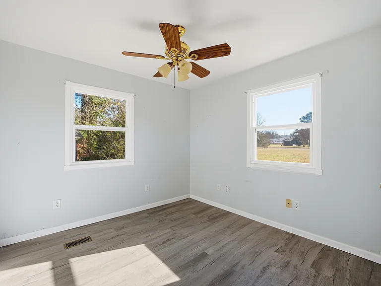 1212 Harris Dr — Photo 7