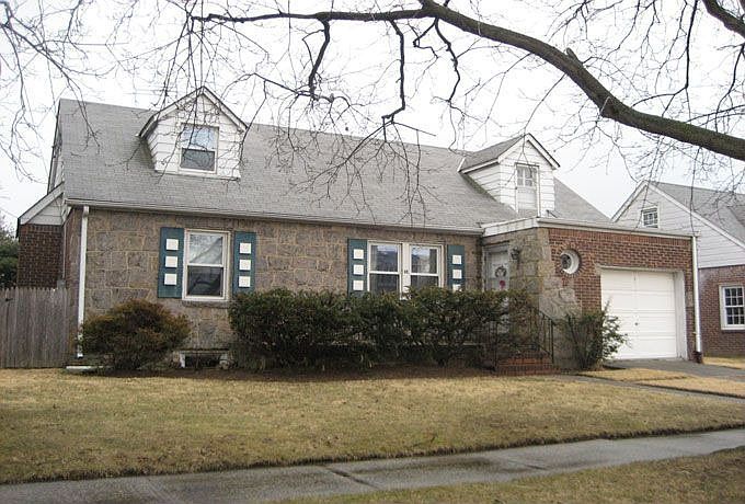 1st image of 40 Lesoir Ave