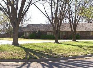 2402 Wildwood Dr, Enid, OK 73703