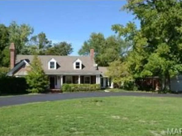10401 E Watson Rd, Saint Louis, MO 63127