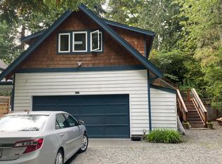 9137 NE Salmon Run Ln, Bainbridge Island, WA 98110
