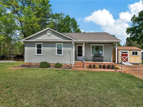 563 Breazeale Rd, Liberty, SC 29657