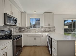 1123 W 2450 N, Clinton, UT 84015