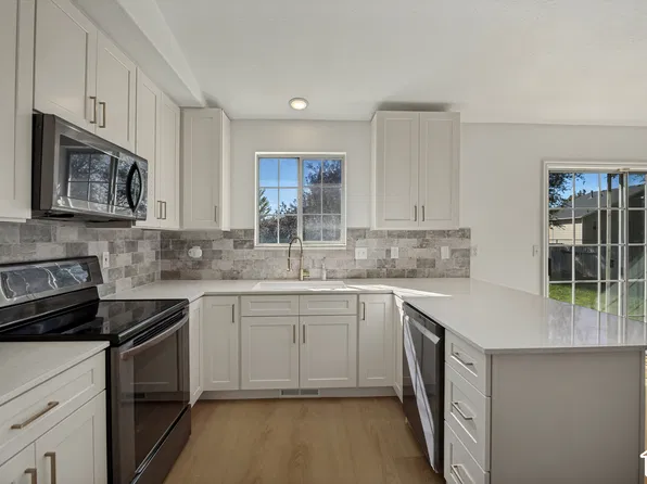 1123 W 2450 N, Clinton, UT 84015