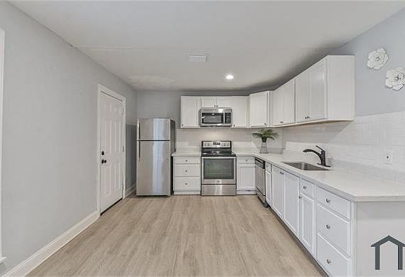 5th image of 6835 Avenue Q #A