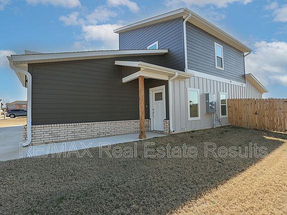 2nd image of 1405 SW Poigai Way #1