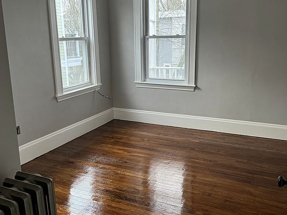 3rd image of 97 Williams St APT 3