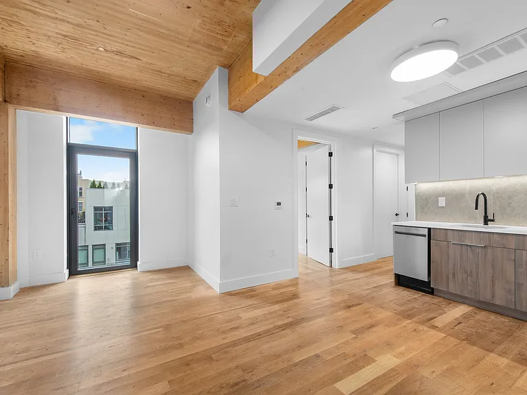 80 Ainslie St #404 — Photo 1