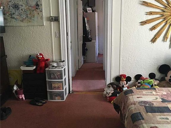 4th image of 3133 99th St