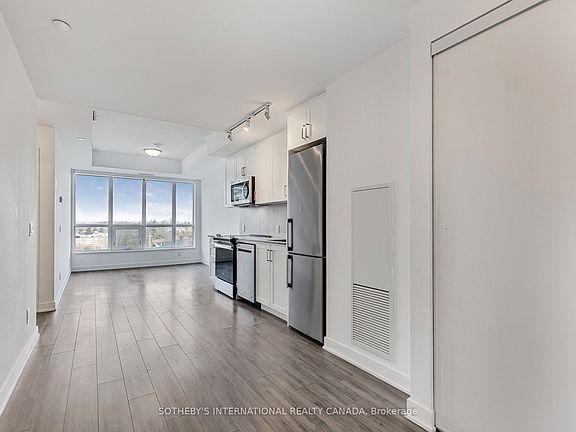 3rd image of 681 Yonge St #403