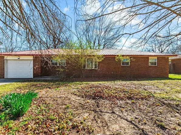 531 S Pecan St, Nowata, OK 74048