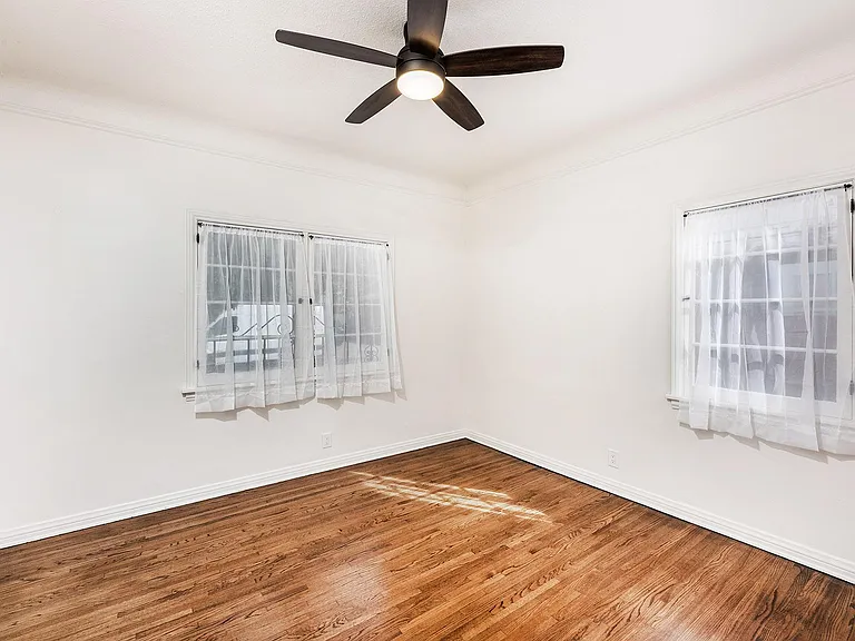 540 Obispo Ave — Photo 12