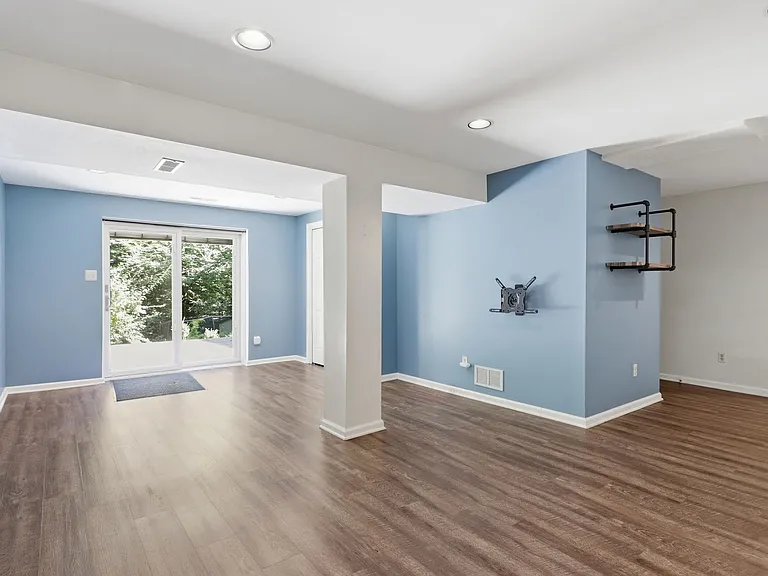 8818 Blue Sea Dr — Photo 26