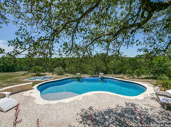 2nd image of 630 Hidden Oaks Dr