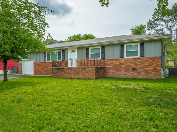 827 Woodmore Cir, Chattanooga, TN 37411