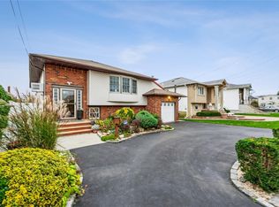 2675 Lee Pl, Bellmore, NY 11710