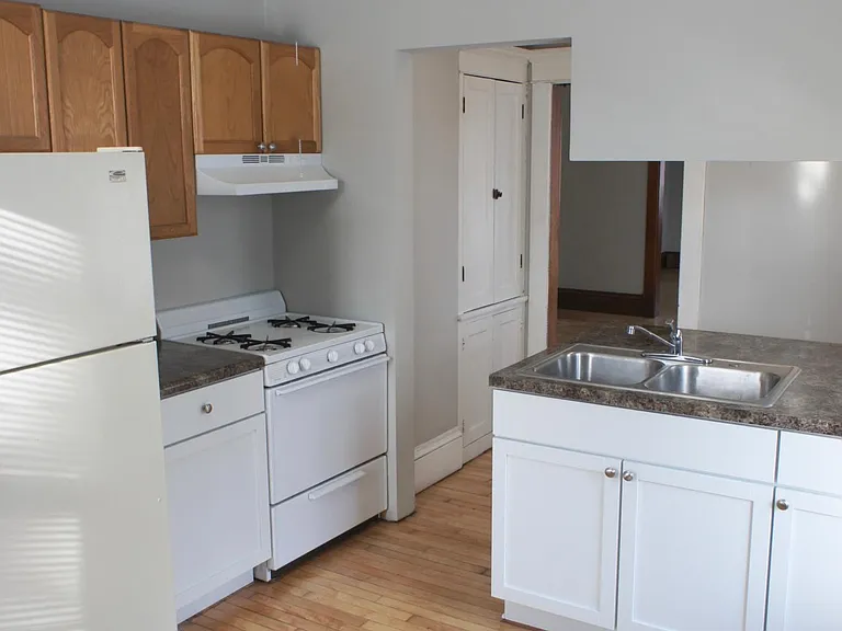 960 27th Ave NE #2 — Photo 7