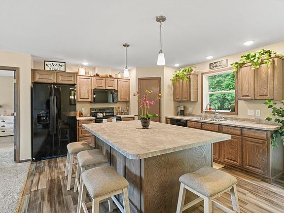 5th image of 1284 E Bluff ROAD