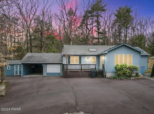 15 Birch Dr, Lakeville, PA 18438