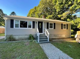 952 Head Of The Bay Rd, Plymouth, MA 02360