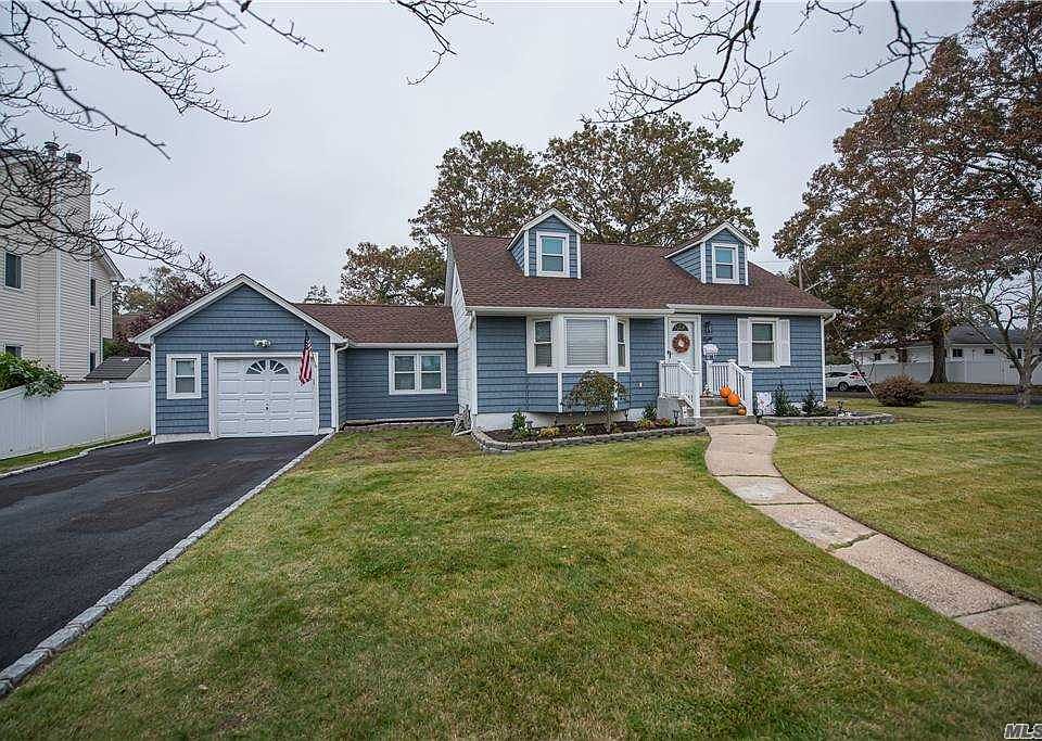 1st image of 8 Conklin St