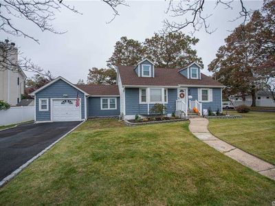 8 Conklin St, North Babylon, NY, 11703