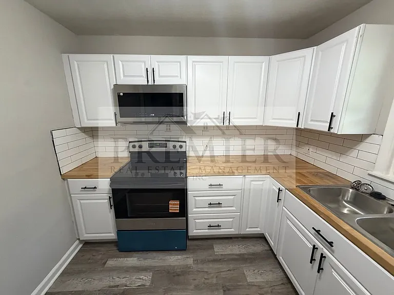 1316 N Main St unit A, Independence MO 64050// Ranch Style Duplex// 2 Beds 1 bath// Rent: $1200 D... — Photo 6