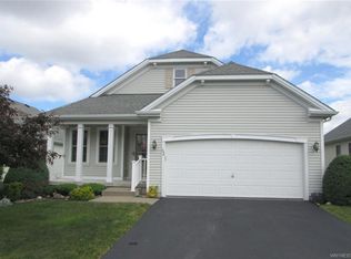 52 Mayfield Dr, West Seneca, NY 14224