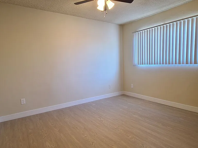 17087 Chatsworth Street — Photo 14
