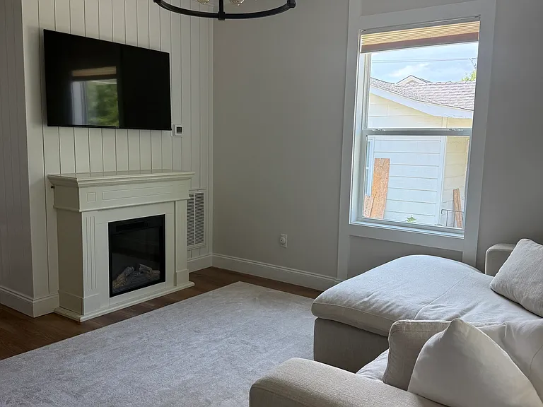 1810 Reynolds St — Photo 11