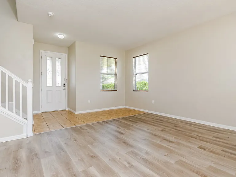 1007 N Platte Way — Photo 4