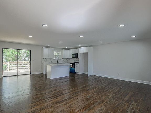2nd image of 2248 Willoby Ct