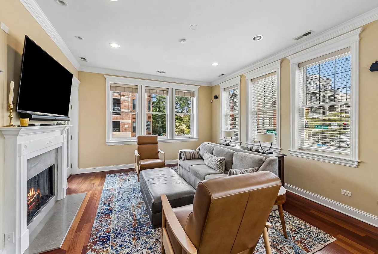 3 bed, 1842 sqft, $6,000 — Photo 3